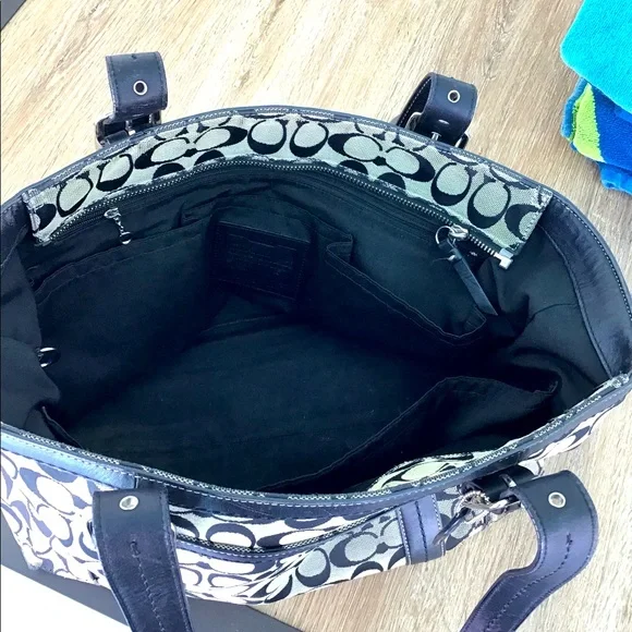 Price reduced Vintage Coach Tote - Picture 8 of 14